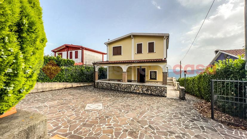Villa in Via Circonvallazione Cerano 24, Torre Cajetani — foto 4 di 5