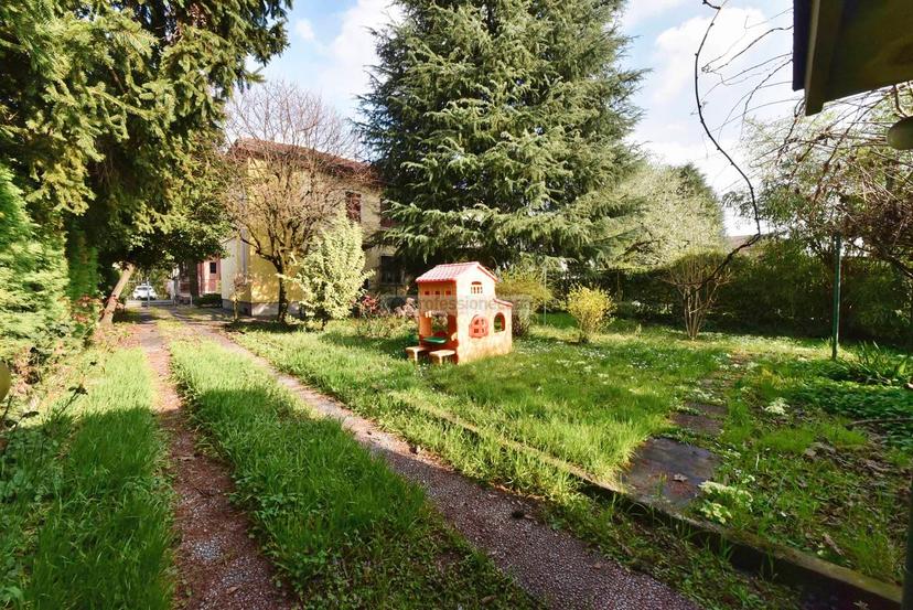 Villa in Via Mascagni  14, Desio — foto 4 di 5