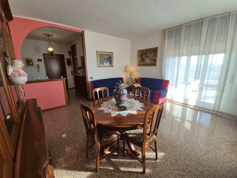 Appartamento in Via Brigate Alpine, Villafranca di Verona — foto 2 di 5
