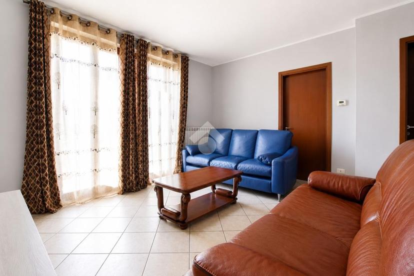 Trilocale in Via Giosuè Carducci 55, Pontida — foto 4 di 5