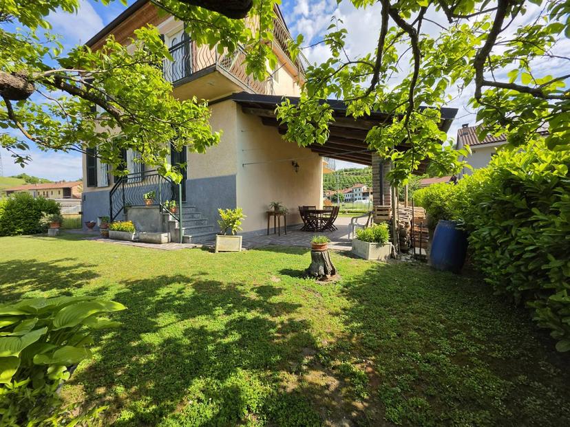 Casa indipendente in Frazione San Giulio 120, San Damiano d'Asti — foto 2 di 5