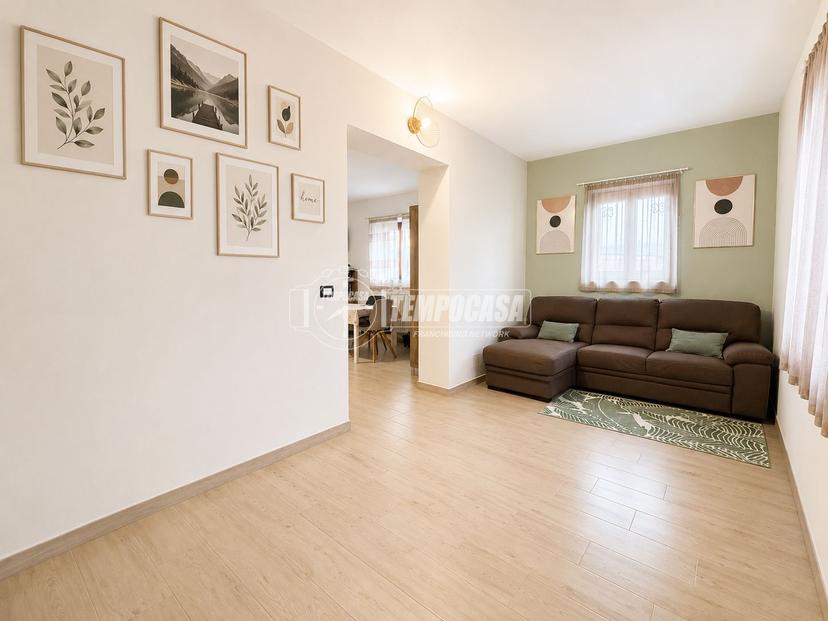 Casa indipendente in Strada Vecchia Livorno, Cigliano