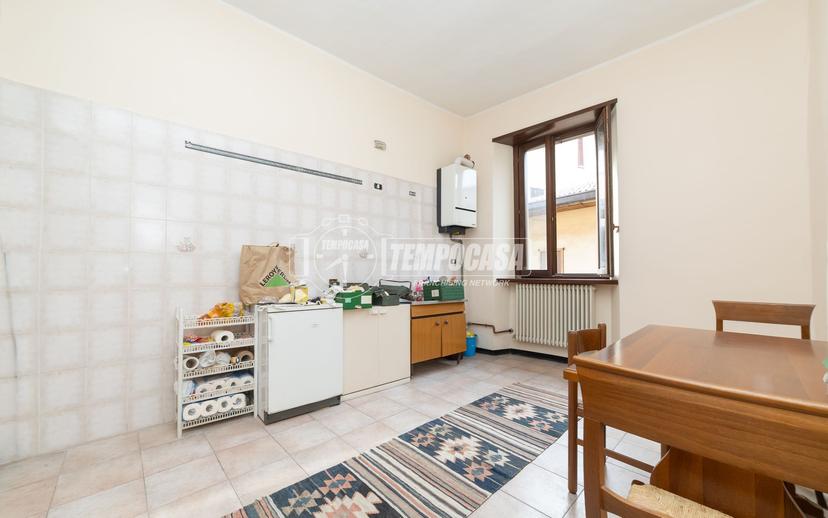 Bilocale in Via Andrea Fantoni, Alzano Lombardo