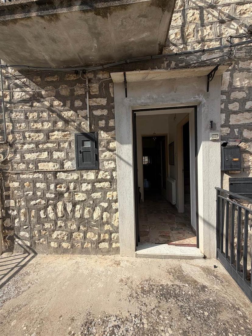 Casa indipendente, Giuliana