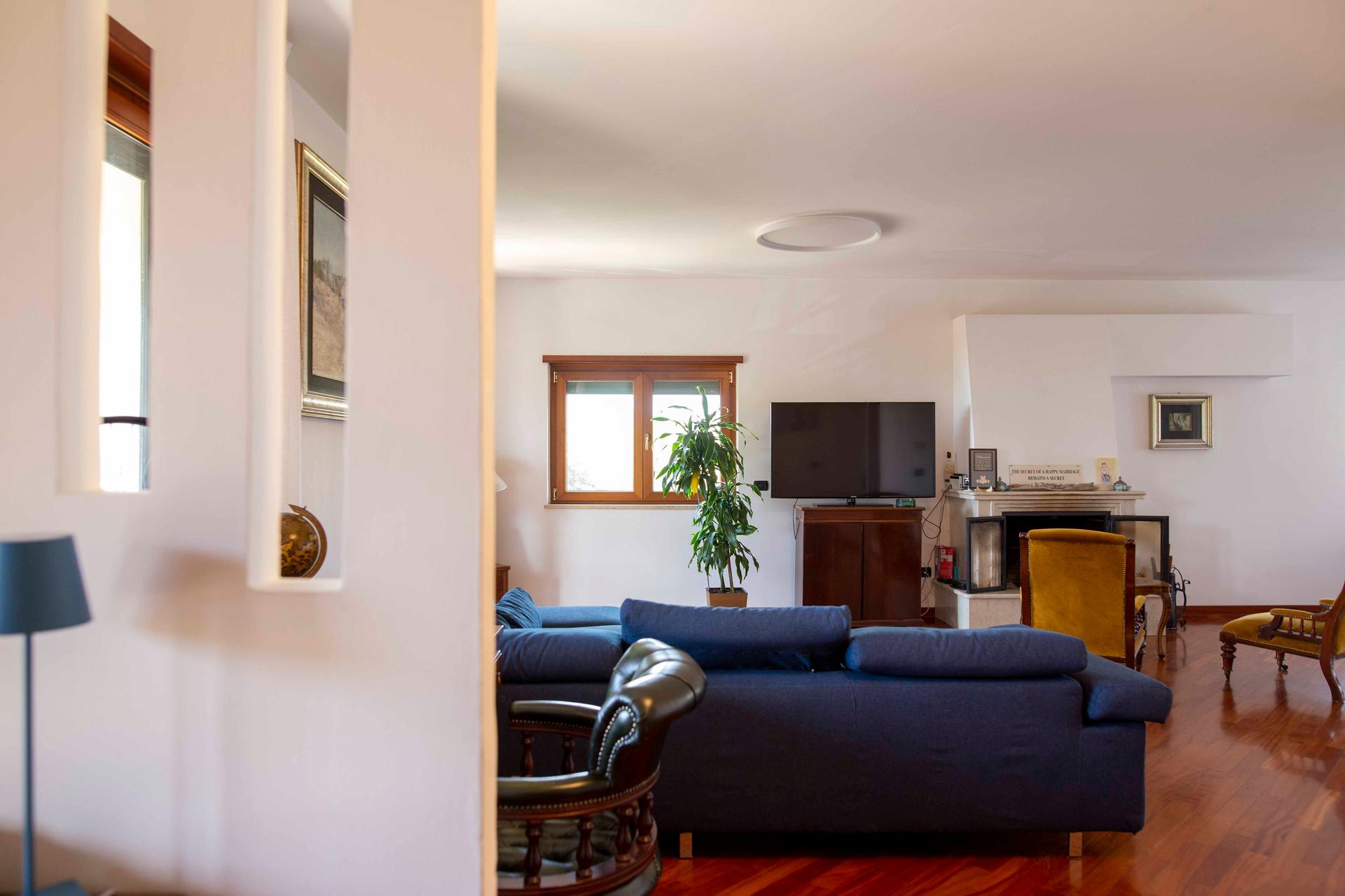 Casa indipendente in Via Leonardo da Vinci 33, Catanzaro