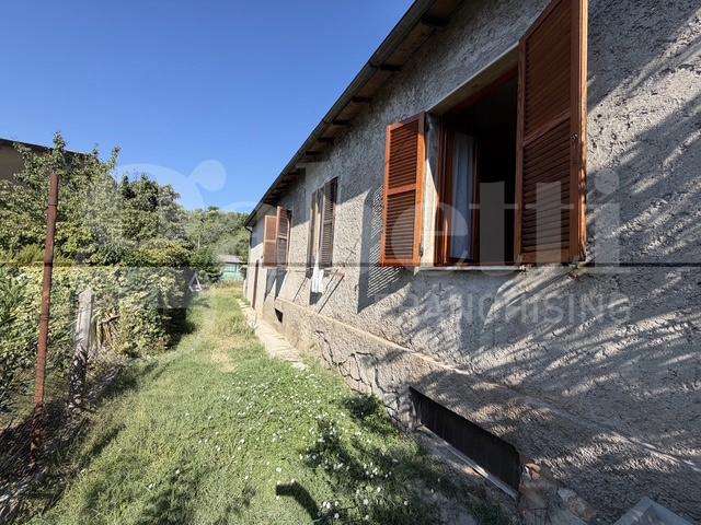 Casa indipendente in Via Trevi, Terni