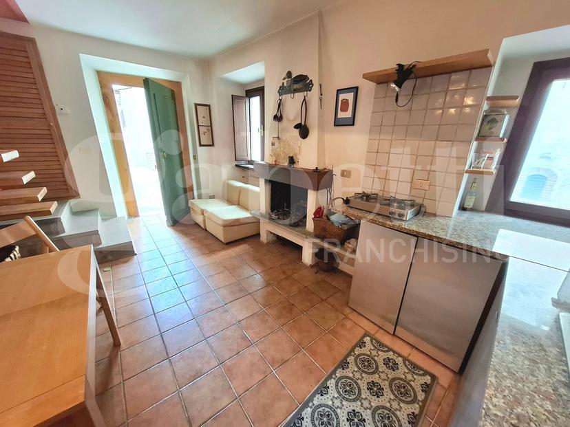 Casa indipendente in Via Orfeo Vincenzo Scoccia 5, Rocca di Mezzo — foto 2 di 5