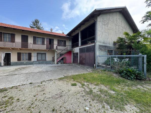 Casale in Via Langa, Lequio Berria — foto 2 di 5
