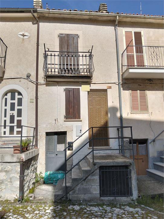 Casa indipendente in Piazza Cadorna, Sant'Eufemia a Maiella — foto 4 di 5