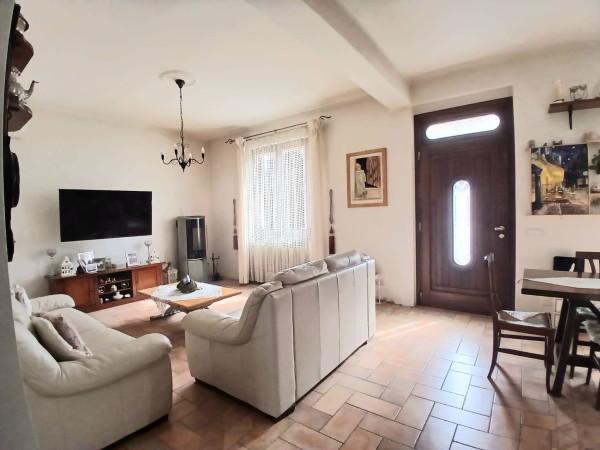 Villa in Via Regione Gioiello, Broni
