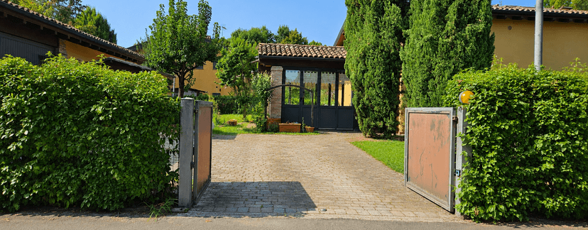 Villa bifamiliare in Stradello Bernarda 85, Modena — foto 2 di 5