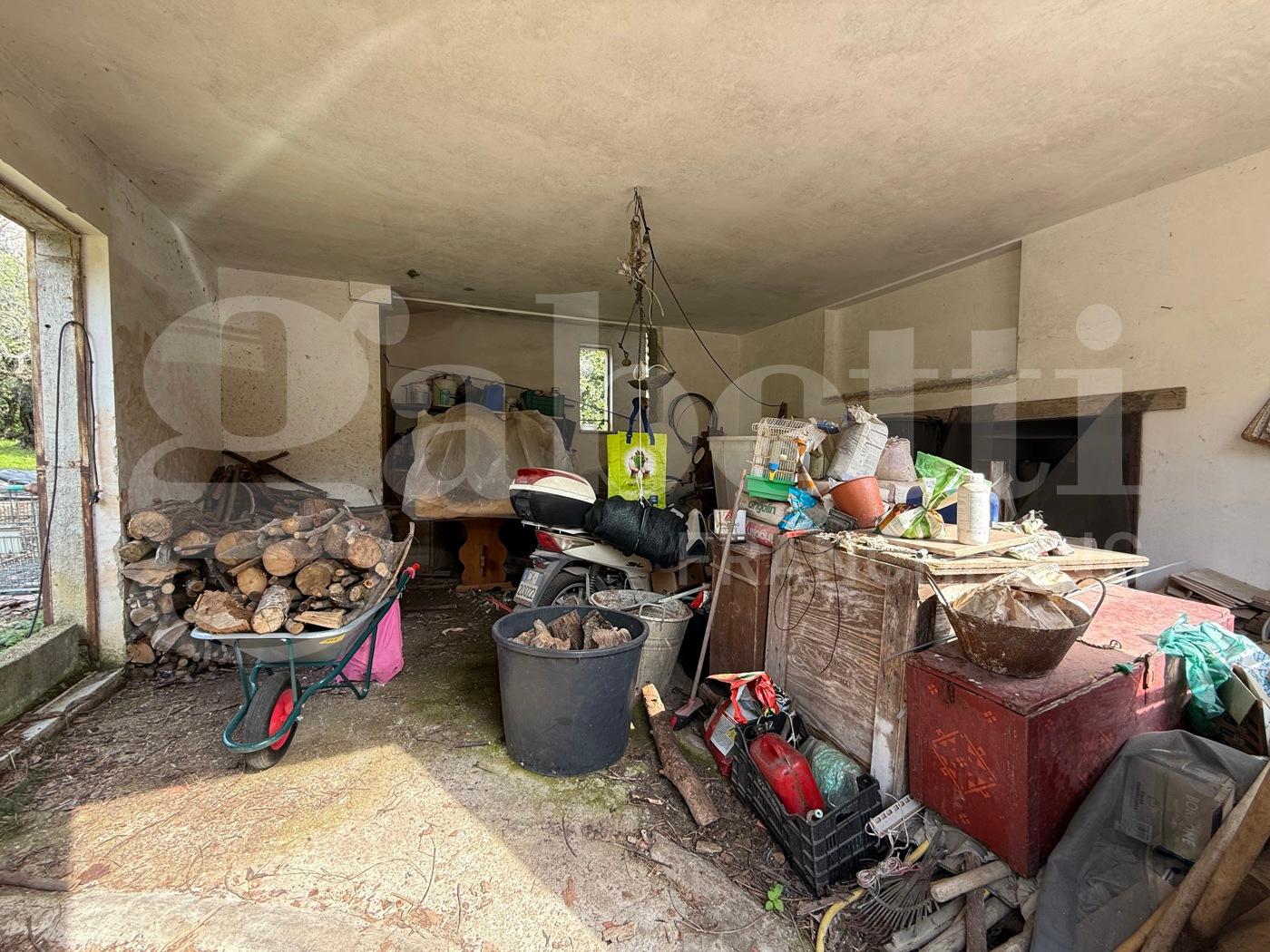 Rustico in  Via Rapellucci 12, Formia