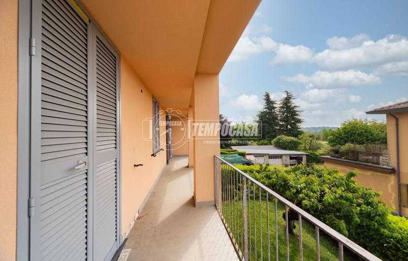 Trilocale in Via Guglielmo Marconi 42, Cassago Brianza — foto 2 di 5