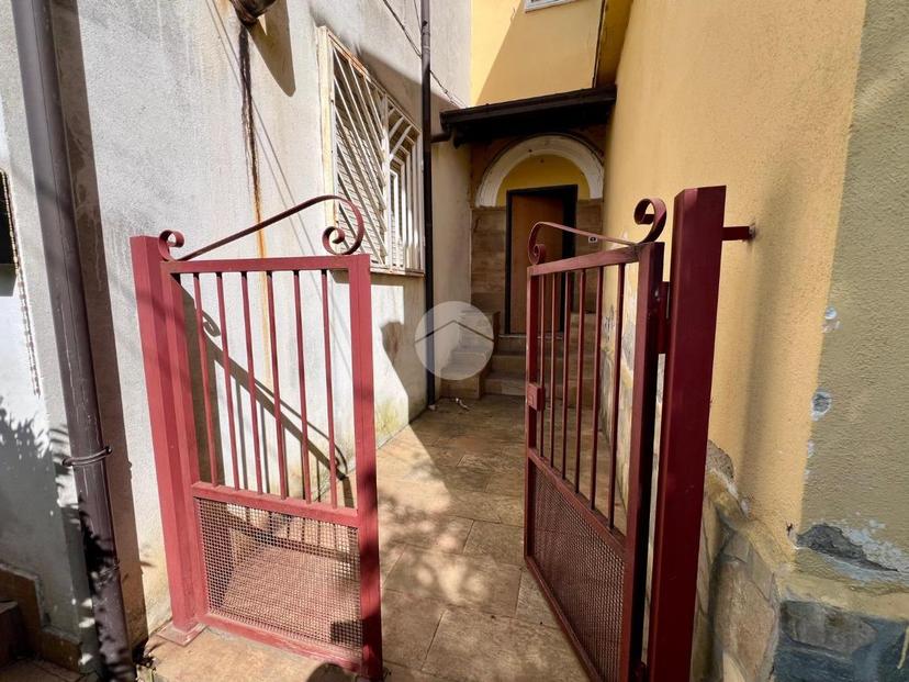 Casa indipendente in Via Sant'Antonio dell'Orto, Cosenza — foto 4 di 5