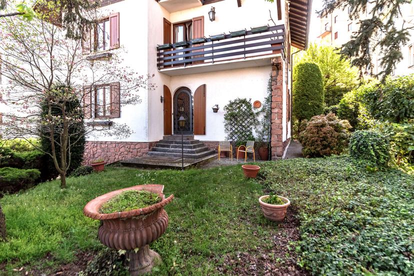 Villa unifamiliare in Via Asiago  57, Cantù — foto 3 di 5