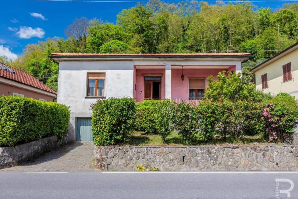 Villa in Località Santa Chiara, Fivizzano