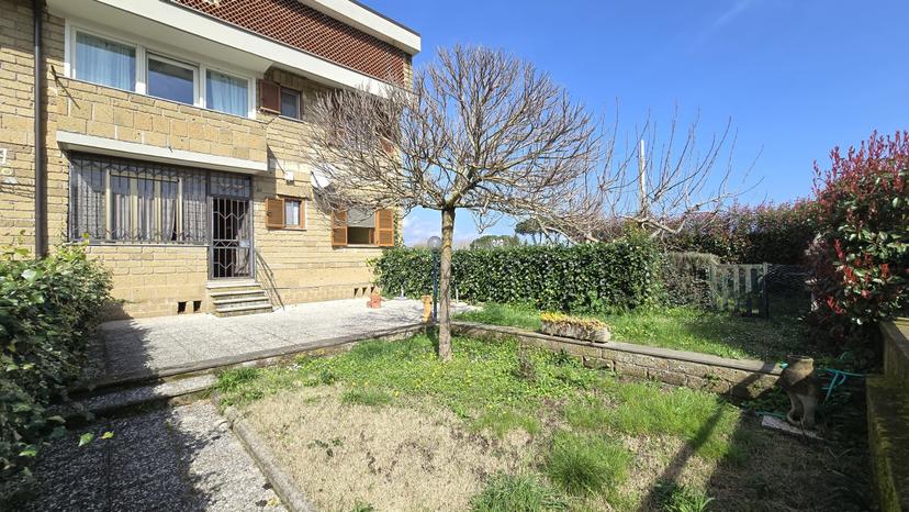Trilocale in Viale Regina Margherita, 3, Capodimonte — foto 2 di 5