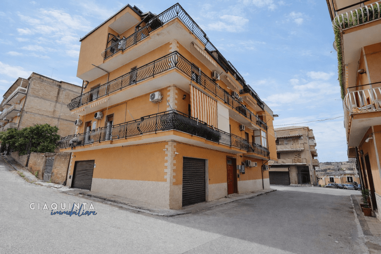 Quadrilocale in Via Michele Amari N.02, Palagonia