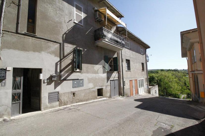 Bilocale in Via Piave 41, Canino — foto 3 di 5