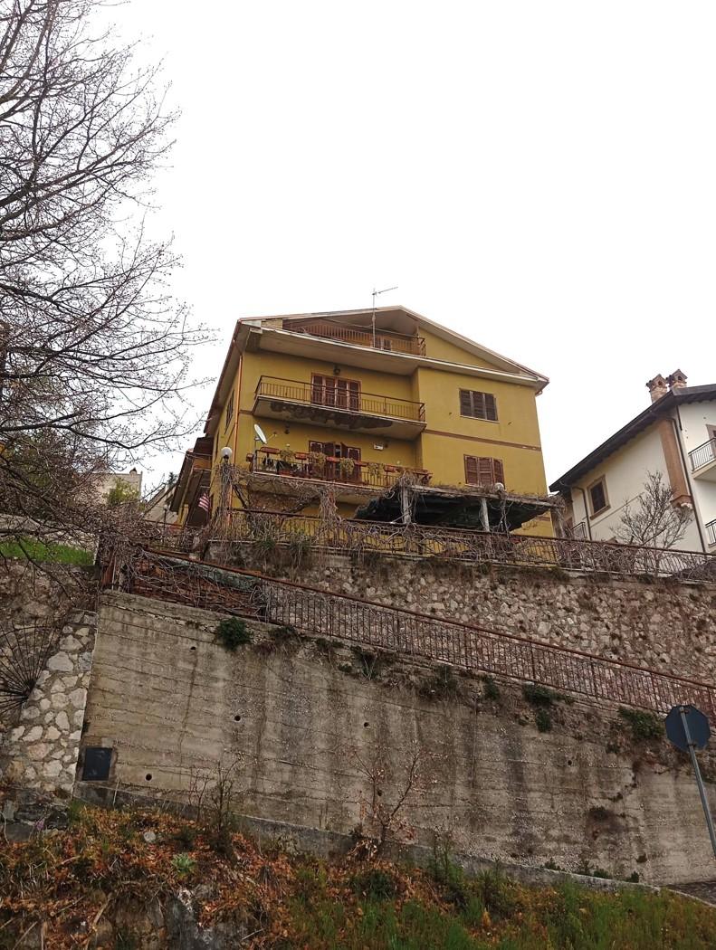 Quadrilocale in Via della Catena Snc, Pereto — foto 3 di 5