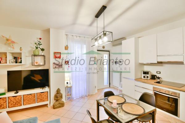 Bilocale in Via Nazario Sauro, Seregno