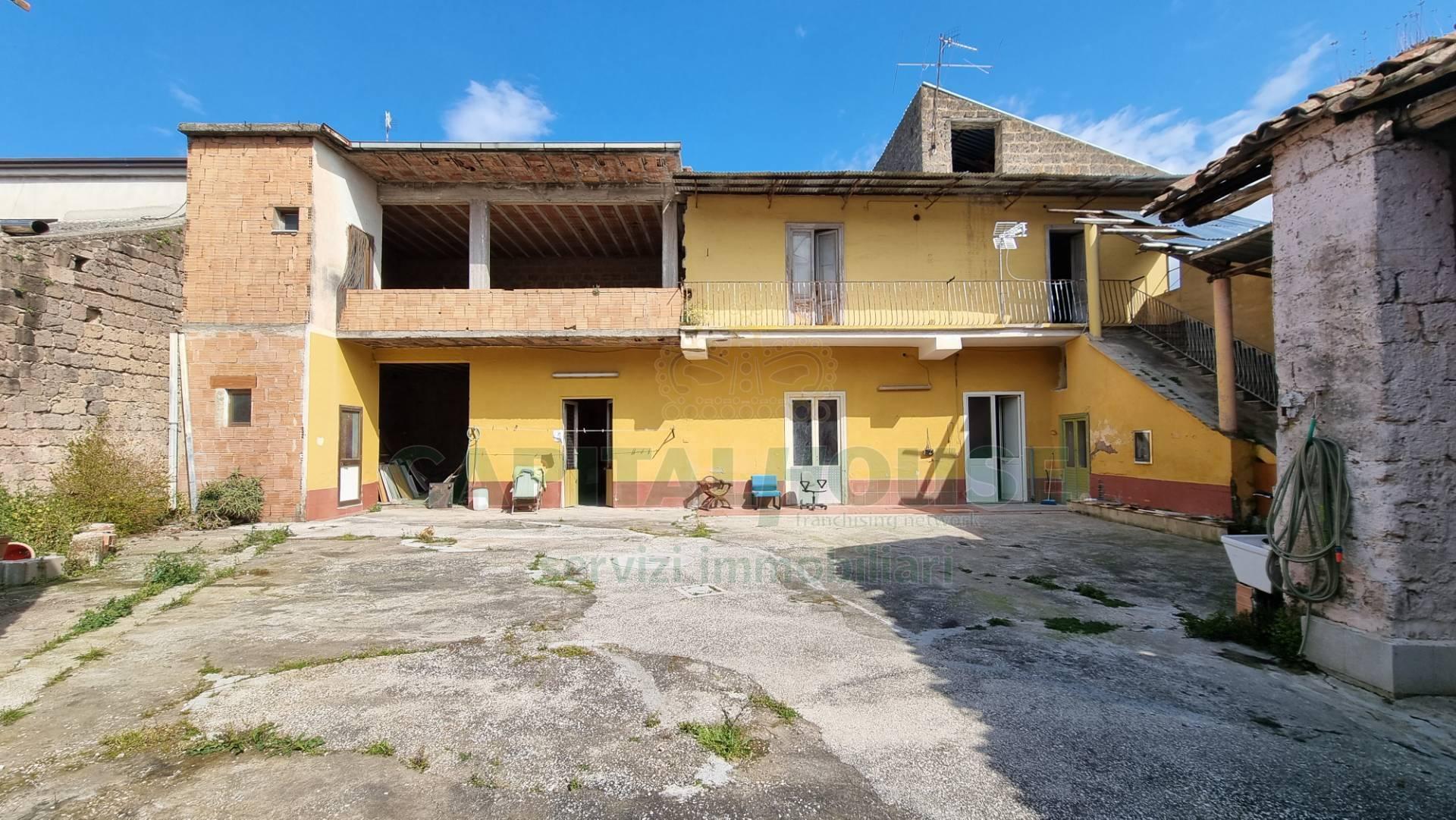 Casa indipendente, Macerata Campania