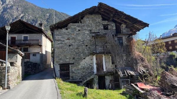 Rustico in Frazione Chez-Les-Bovet, Valpelline