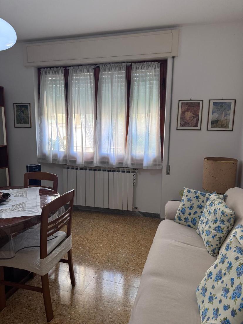 Trilocale, Massa