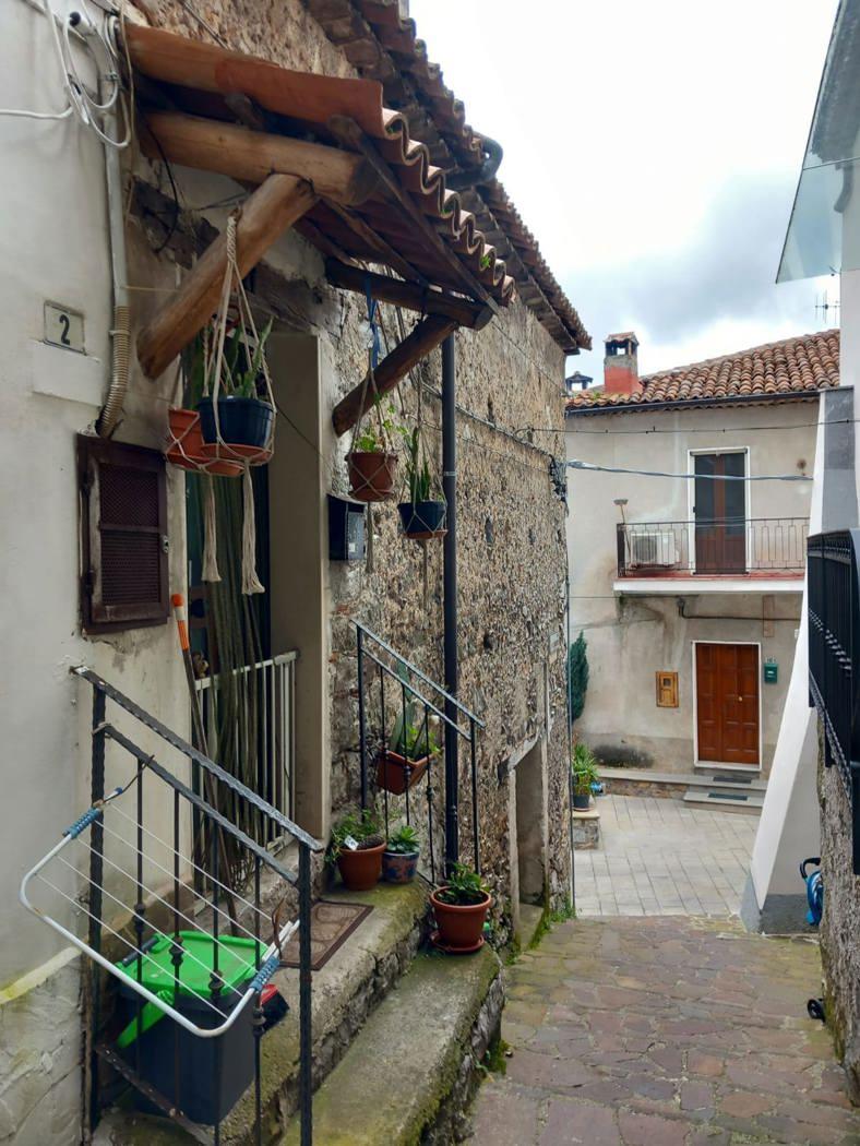 Trilocale in Vico II San Giovanni, Caselle in Pittari