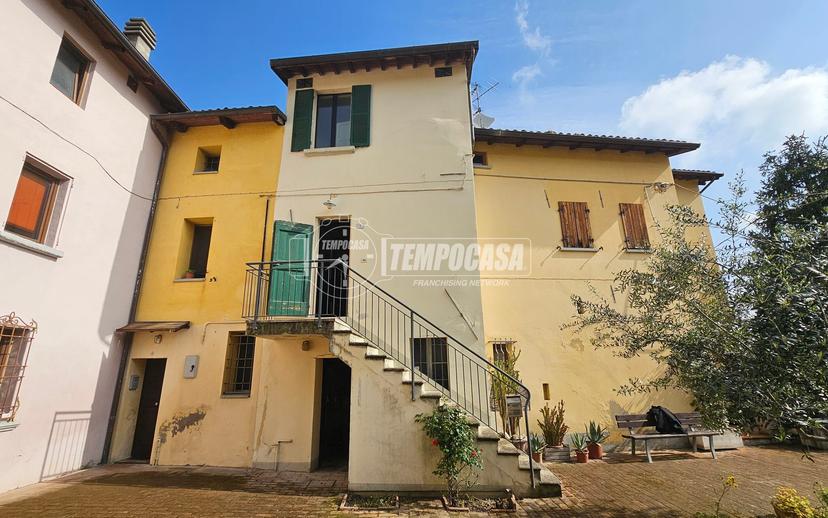 Trilocale in Largo Fratelli Villa, Borgo Rivola 3, Riolo Terme — foto 5 di 5