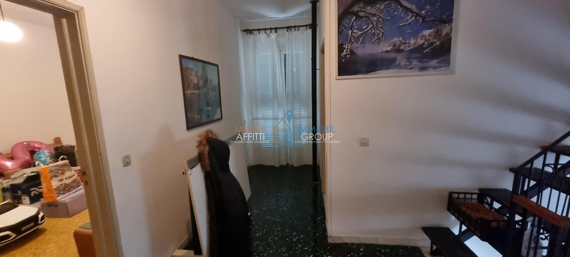 Casa indipendente in Via Luigi del Mancino 20, Massa