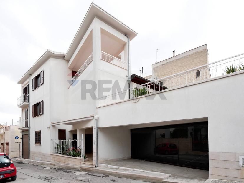 Casa indipendente in XXIV Maggio 24, Canosa di Puglia — foto 3 di 5