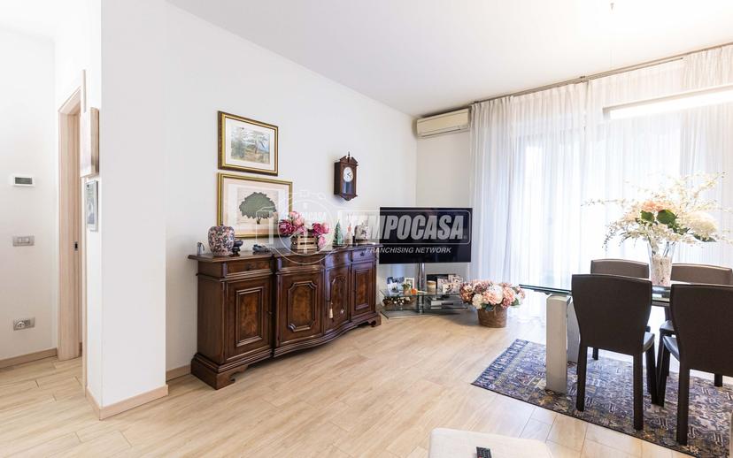 Trilocale in Via delle Arti, Solaro