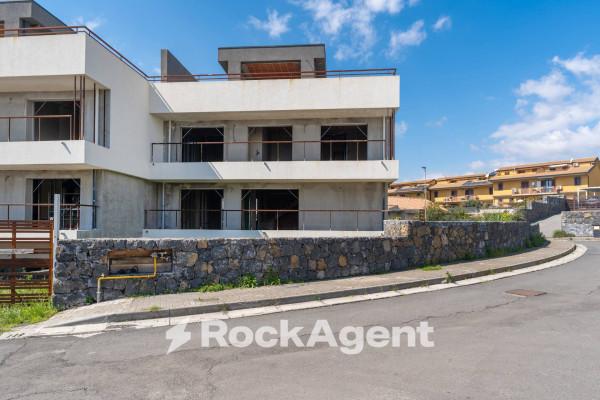 Villa a schiera in Via Carrubbazza, San Gregorio di Catania