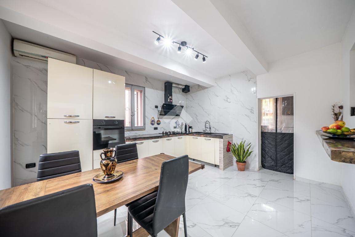 Casa indipendente in Via Ezio Comparoni 53, Reggio nell'Emilia