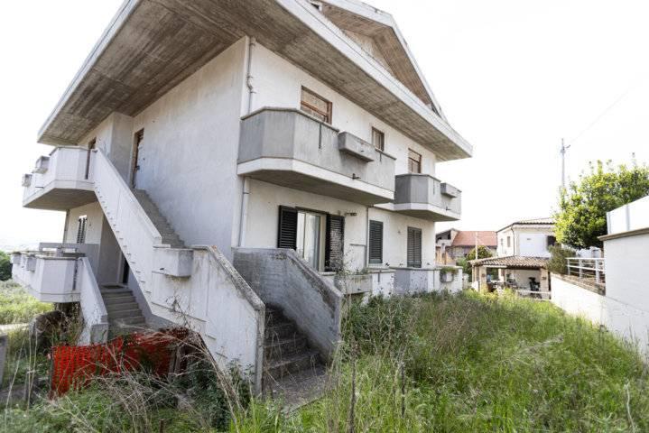 Casa indipendente in Via Magazzeno 11, Cappelle sul Tavo — foto 2 di 5