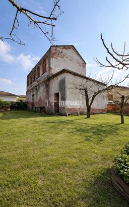 Cascina, Casaleggio Novara