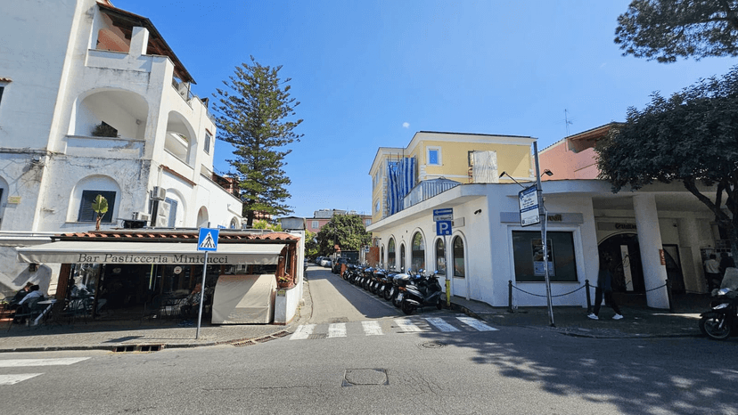 Appartamento in Via Vincenzo Gemito, Ischia — foto 2 di 5