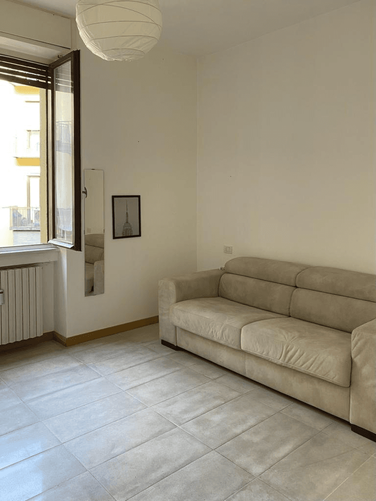 Bilocale in Via Ugo Bassi, Milano