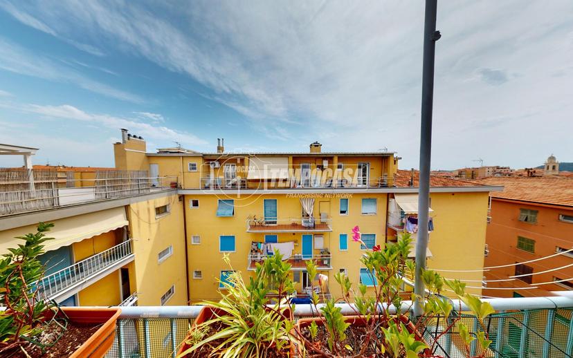 Trilocale in Via Dottor Niccolari 6, Albenga