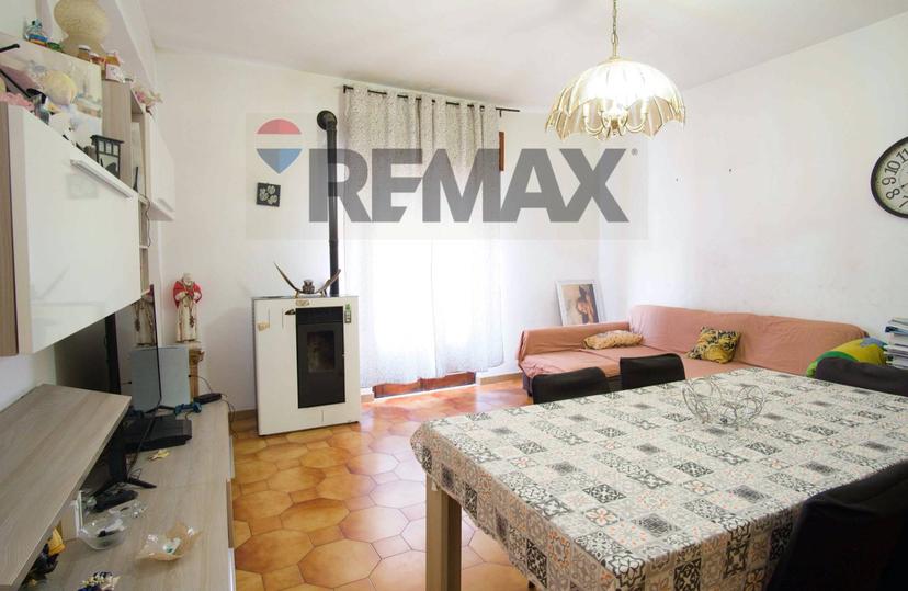 Casa indipendente in Via Etna Snc, Santa Maria di Licodia — foto 2 di 5