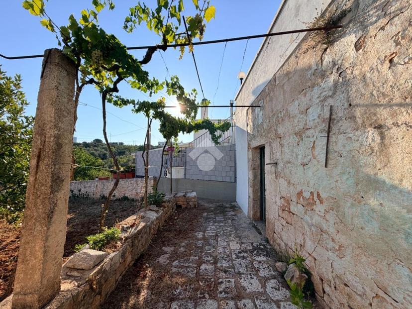 Rustico in Contrada San Leonardo, Cisternino