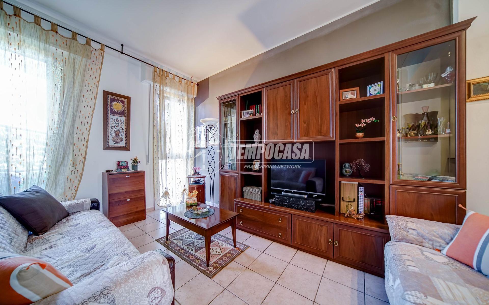 Appartamento in Via Lombardia, Castronno