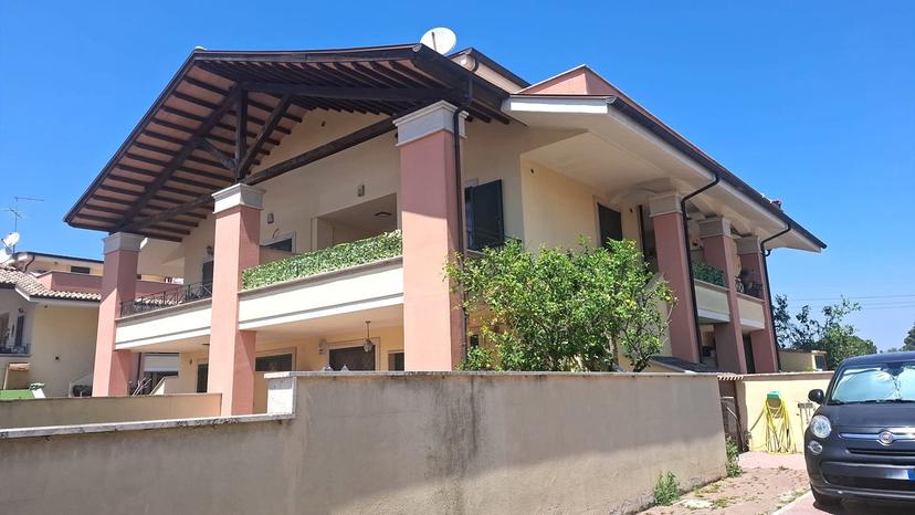 Casa indipendente in Via delle Primule , Pomezia — foto 4 di 5