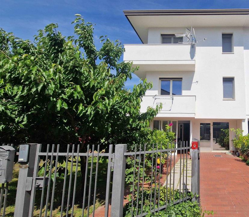 Villa bifamiliare in Via Kennedy, Este — foto 4 di 5
