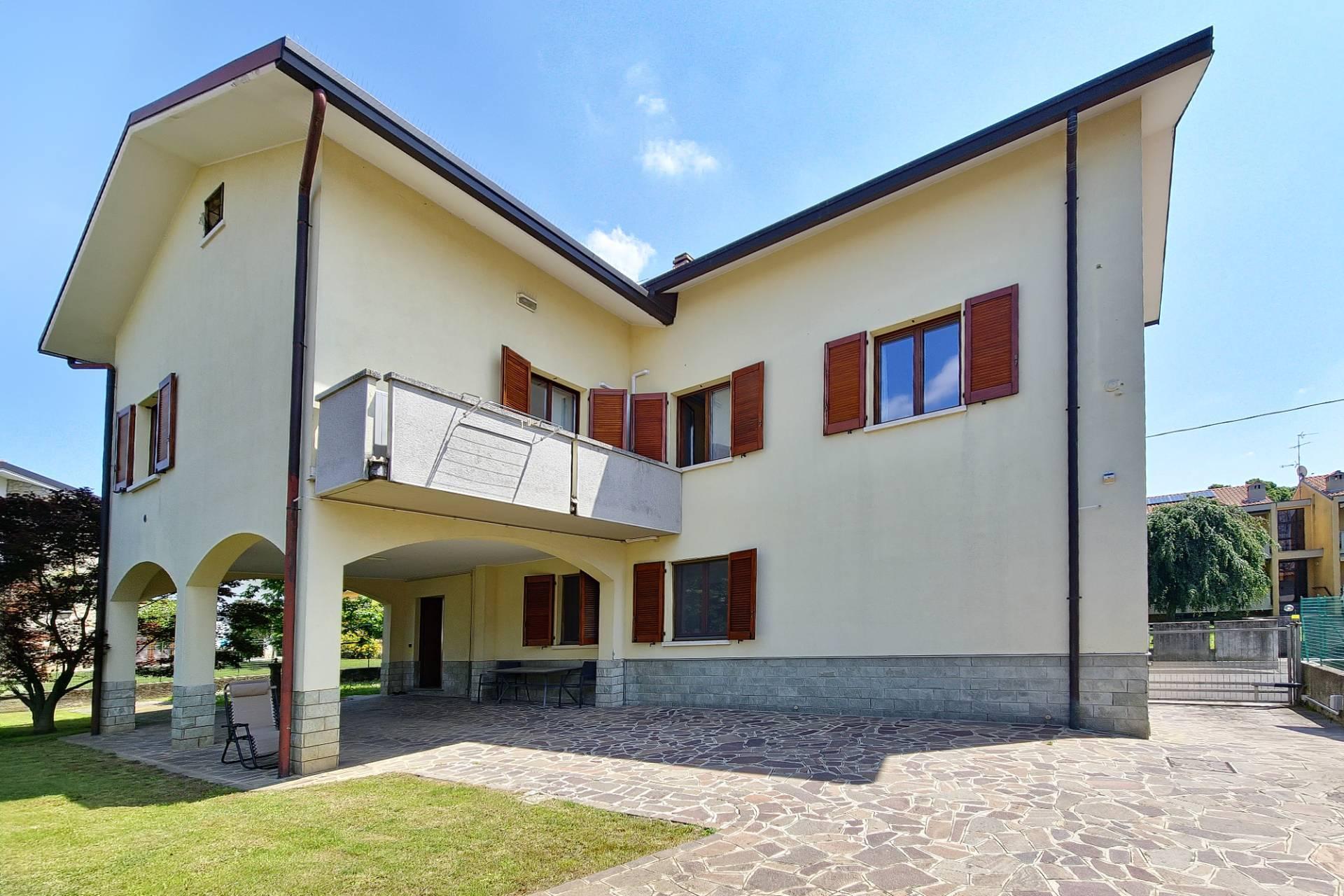 Villa in Belvedere 27, Bernareggio