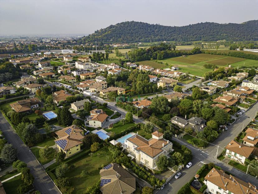 Villa in Via Donatori di Sangue, Rovato — foto 4 di 5