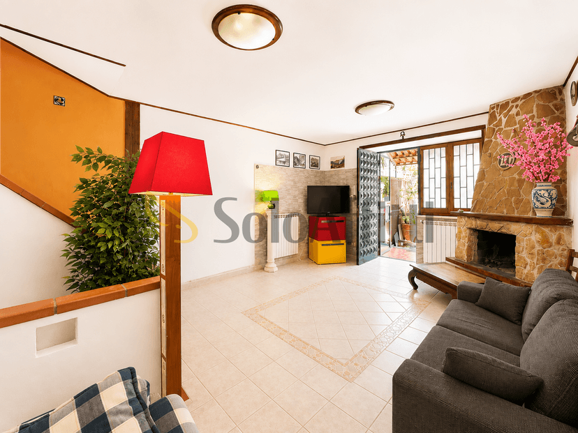 Villa in Via Due Portoni, Napoli — foto 3 di 5
