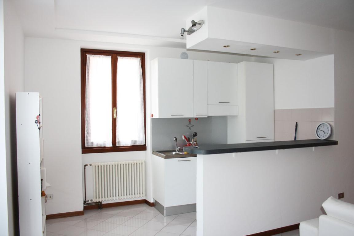 Trilocale in Viale Motta 98, Desenzano del Garda