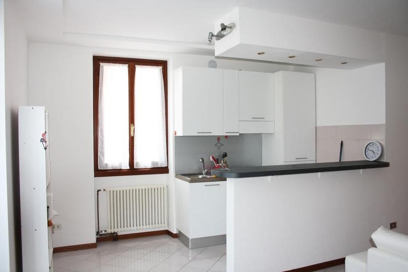 Trilocale in Viale Motta 98, Desenzano del Garda